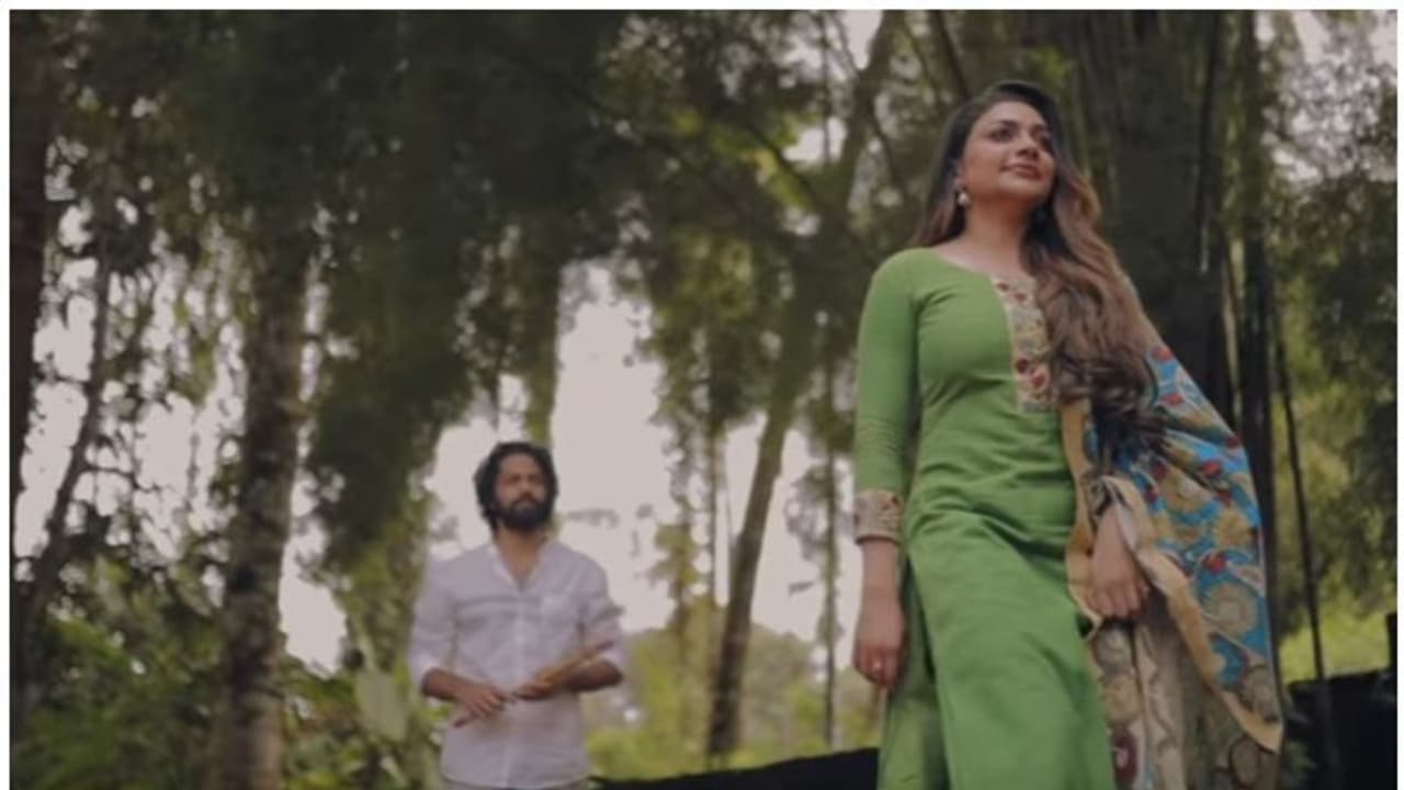 പ്രണയാര്ദ്രമായി 'സുജൂദല്ലേ', പാടി അഭിനയിച്ച് റിമി ടോമി വീഡിയോ പ്രണയാര്ദ്രമായി 'സുജൂദല്ലേ', പാടി അഭിനയിച്ച് റിമി ടോമി വീഡിയോ