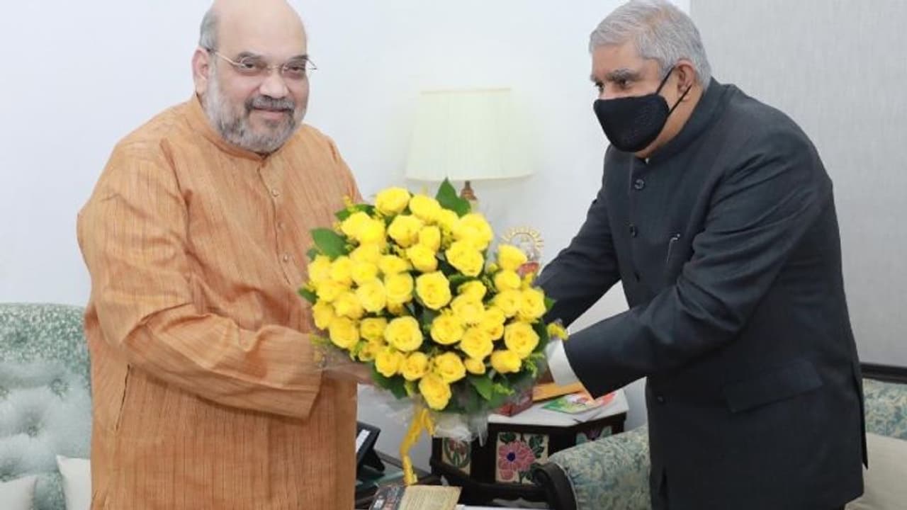 'পশ্চিমবঙ্গে গণতন্ত্র বিপন্ন', কেন্দ্রীয় স্বরাষ্ট্রমন্ত্রীর কাছে অভিযোগ রাজ্যপালের