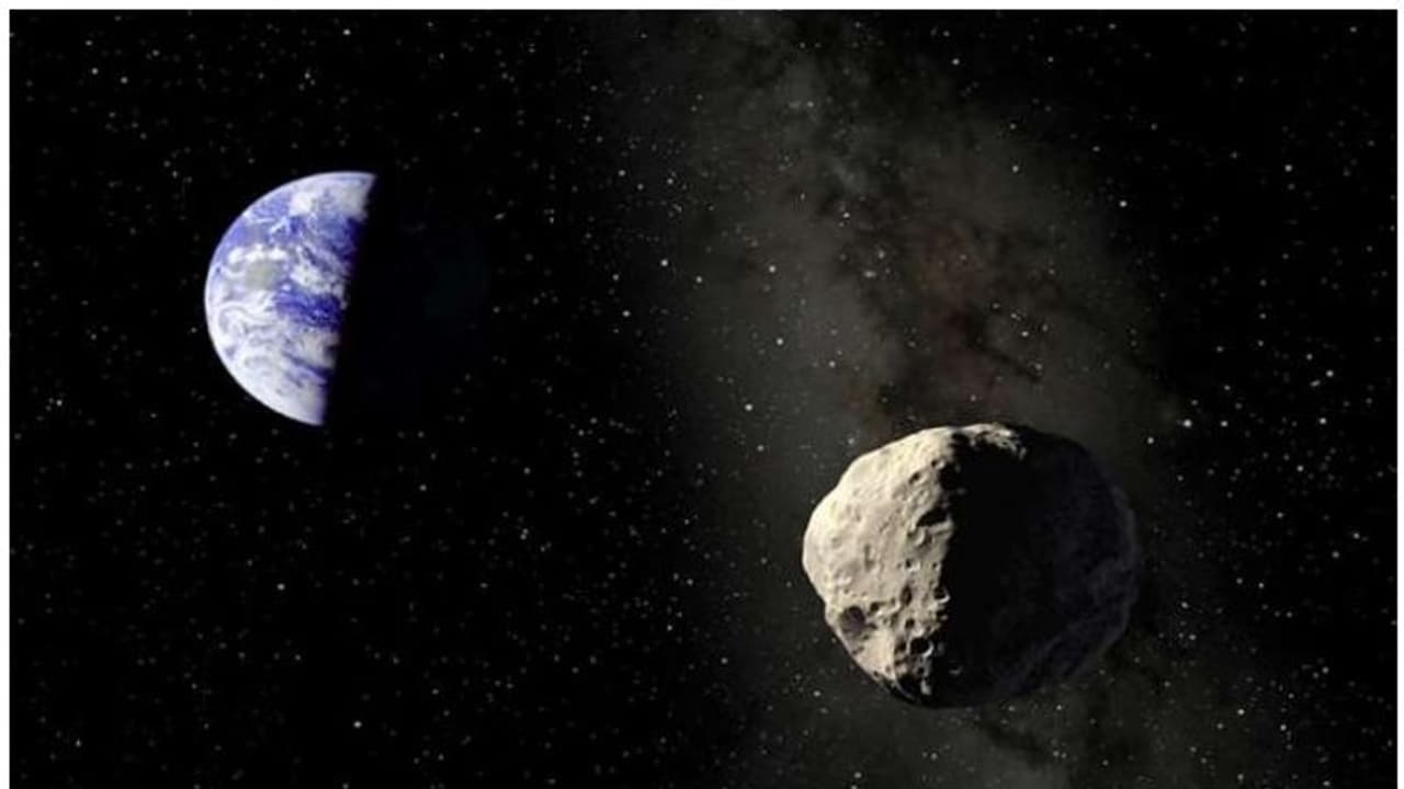 ഹിരോഷിമയിലെ ആണവസ്ഫോടനത്തിന്റെ ആയിരക്കണക്കിന് പ്രഹരശേഷി; അപോഫിസ് ഭൂമിയിലേക്കെത്തിയേക്കുമെന്ന് നിരീക്ഷണം ഹിരോഷിമയിലെ ആണവസ്ഫോടനത്തിന്റെ ആയിരക്കണക്കിന് പ്രഹരശേഷി; അപോഫിസ് ഭൂമിയിലേക്കെത്തിയേക്കുമെന്ന് നിരീക്ഷണം