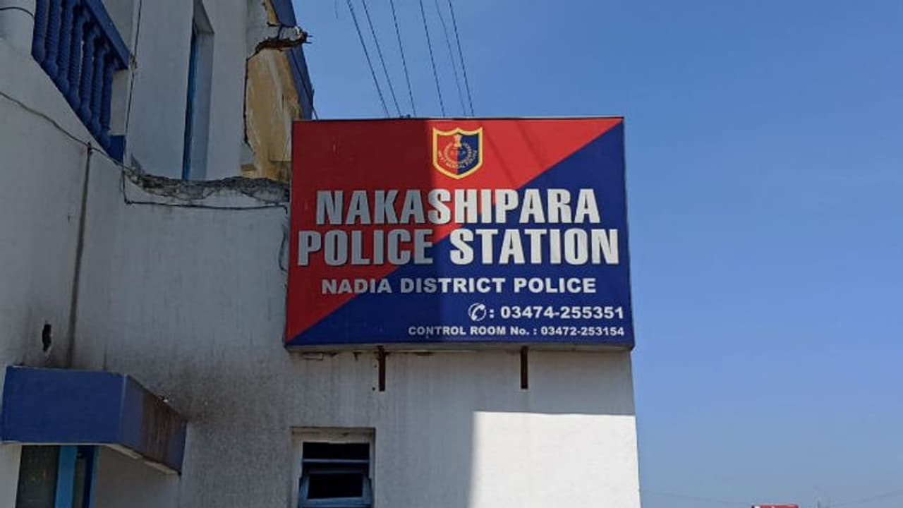 পাওনা টাকা নিয়ে বচসার জের,ধারালো অস্ত্রের কোপে মৃত্যু হল এক ব্যক্তির পাওনা টাকা নিয়ে বচসার জের,ধারালো অস্ত্রের কোপে মৃত্যু হল এক ব্যক্তির