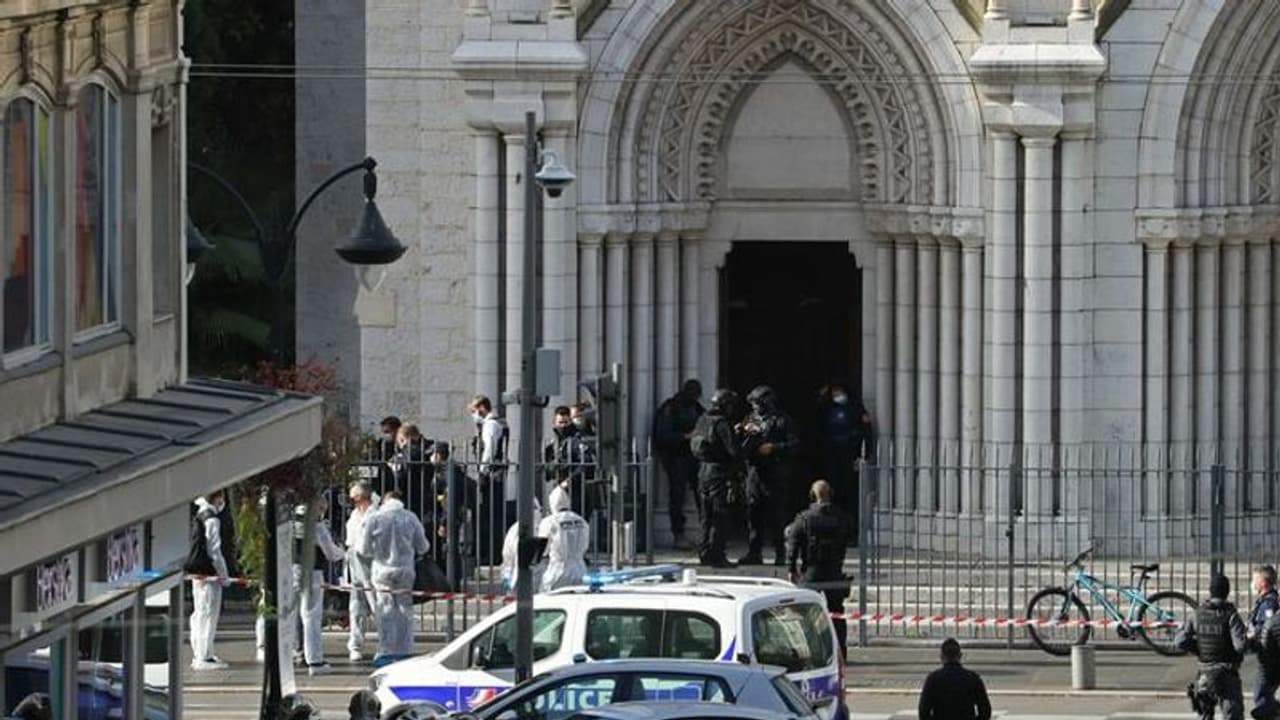 ट्यूनीशिया का था फ्रांस में हमला करने वाला आतंकी, पकड़े जाने से पहले अल्लाह हू अकबर का लगा रहा था नारा ट्यूनीशिया का था फ्रांस में हमला करने वाला आतंकी, पकड़े जाने से पहले अल्लाह हू अकबर का लगा रहा था नारा