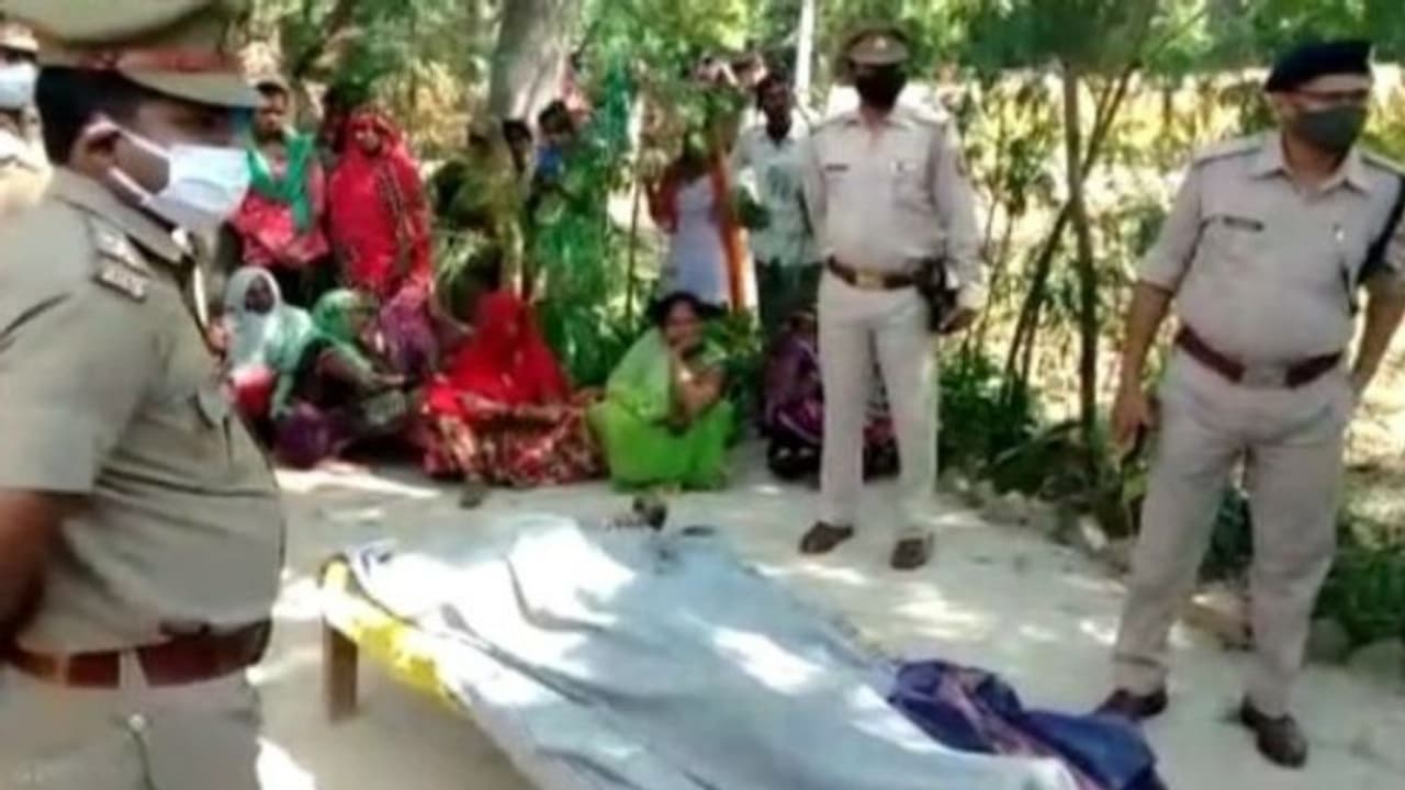 अमेठी में खौफनाक घटना: दबंगों ने दलित प्रधान के पति को जिंदा जलाया, एक्शन में स्मृति ईरानी अमेठी में खौफनाक घटना: दबंगों ने दलित प्रधान के पति को जिंदा जलाया, एक्शन में स्मृति ईरानी