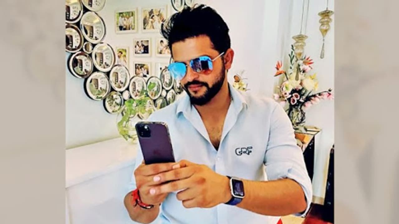 भारत में लॉन्च होते ही रैना ने खरीद डाला iPhone 12 प्रो, जानें कितनी कीमत में कर ली दीवाली से पहले शॉपिंग भारत में लॉन्च होते ही रैना ने खरीद डाला iPhone 12 प्रो, जानें कितनी कीमत में कर ली दीवाली से पहले शॉपिंग