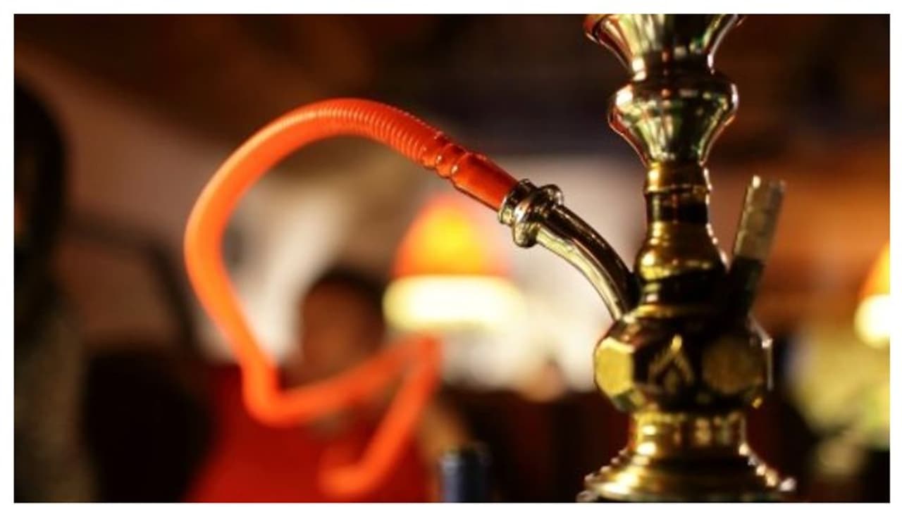 ഒമാനില് നിബന്ധനകളോടെ ഹുക്ക കഫേകള് തുറന്നു പ്രവര്ത്തിക്കാന് അനുമതി ഒമാനില് നിബന്ധനകളോടെ ഹുക്ക കഫേകള് തുറന്നു പ്രവര്ത്തിക്കാന് അനുമതി