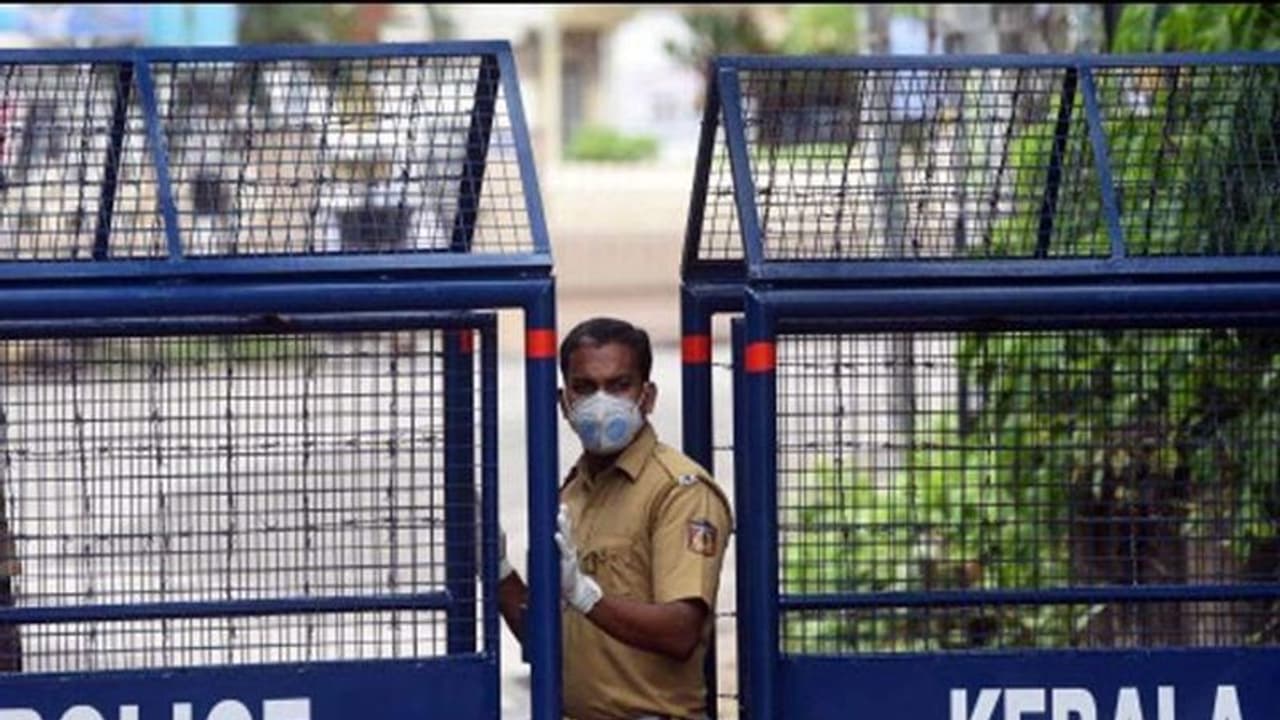 തൃശ്ശൂര് ജില്ലയിൽ നിരോധനാജ്ഞ പുറപ്പെടുവിച്ചു; പ്രാബല്യത്തിൽ വരിക ഇന്ന് വൈകിട്ട് ആറ് മുതൽ തൃശ്ശൂര് ജില്ലയിൽ നിരോധനാജ്ഞ പുറപ്പെടുവിച്ചു; പ്രാബല്യത്തിൽ വരിക ഇന്ന് വൈകിട്ട് ആറ് മുതൽ