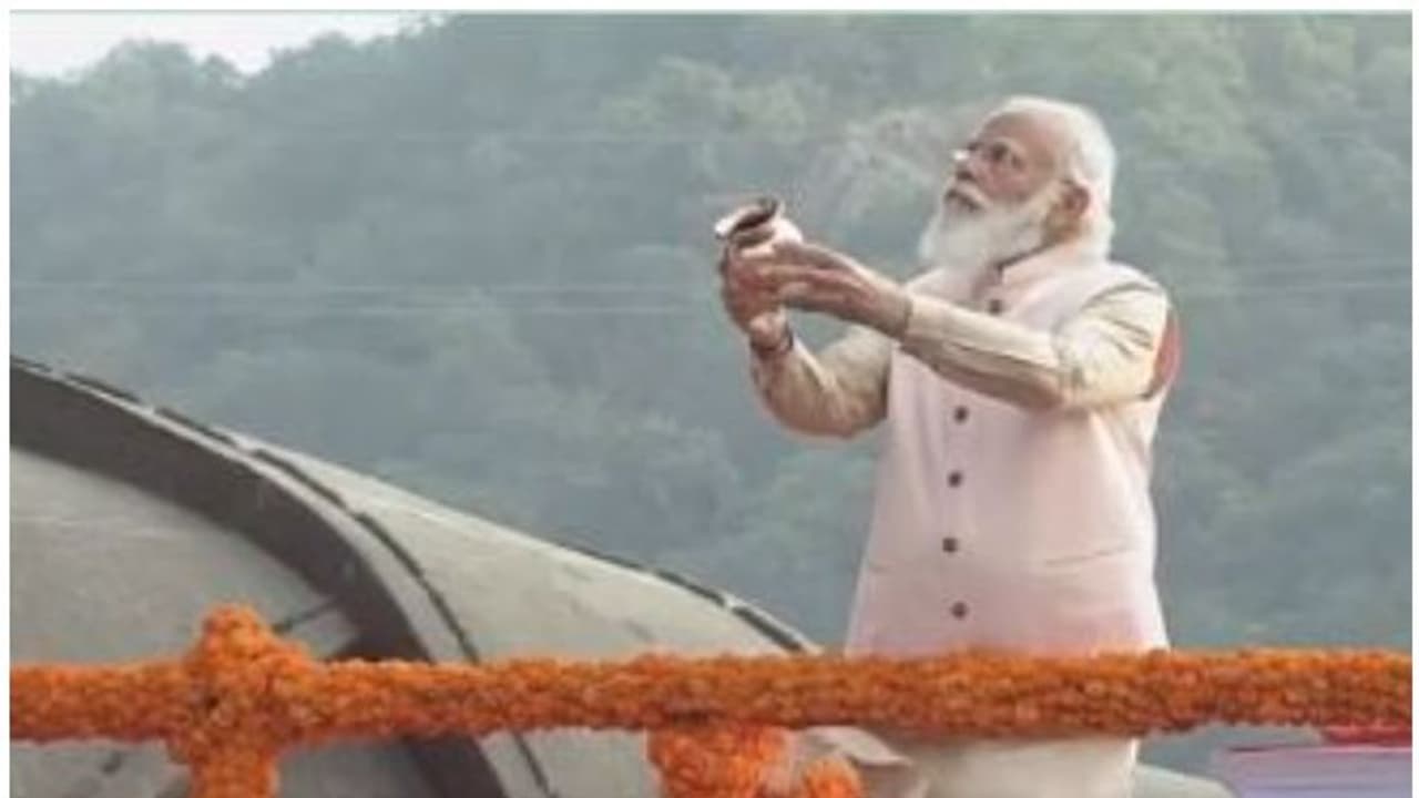 পাকিস্তানের স্বীকারোক্তিই হল তাঁর হাতিয়ার, মুখোশ খুলে বিরোধীদের 'আসল চেহারা' দেখালেন মোদী