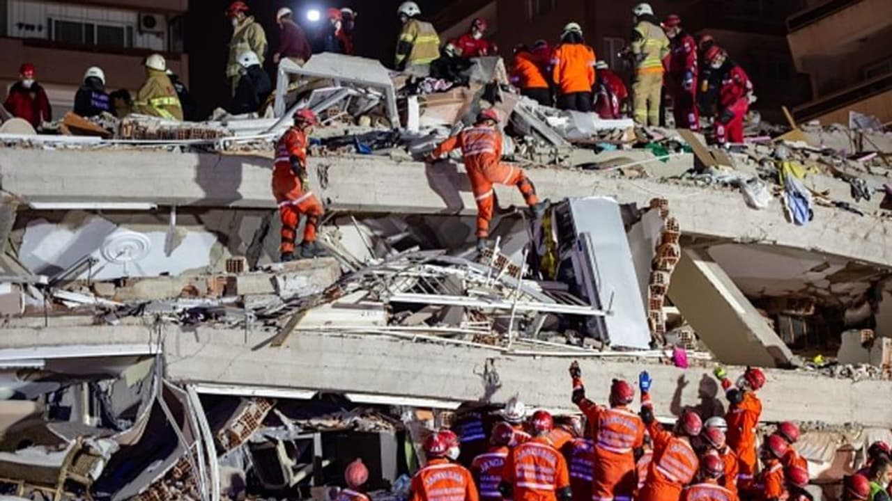 'এই দুর্যোগ কি কখনও শেষ হবে', ধ্বংসস্তূপের শহরে মুহূর্মুহু আতঙ্ক ছড়ালো ১৯৬টি আফটার শক 'এই দুর্যোগ কি কখনও শেষ হবে', ধ্বংসস্তূপের শহরে মুহূর্মুহু আতঙ্ক ছড়ালো ১৯৬টি আফটার শক