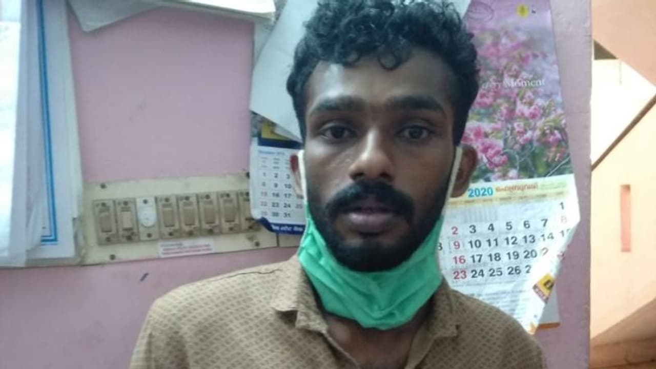 ഓട്ടോറിക്ഷാ മോഷ്ടിച്ചു, പൊലീസിനോട് പേര് മാറ്റി പറഞ്ഞു, ആള്മാറാട്ടത്തിന് അറസ്റ്റില് ഓട്ടോറിക്ഷാ മോഷ്ടിച്ചു, പൊലീസിനോട് പേര് മാറ്റി പറഞ്ഞു, ആള്മാറാട്ടത്തിന് അറസ്റ്റില്