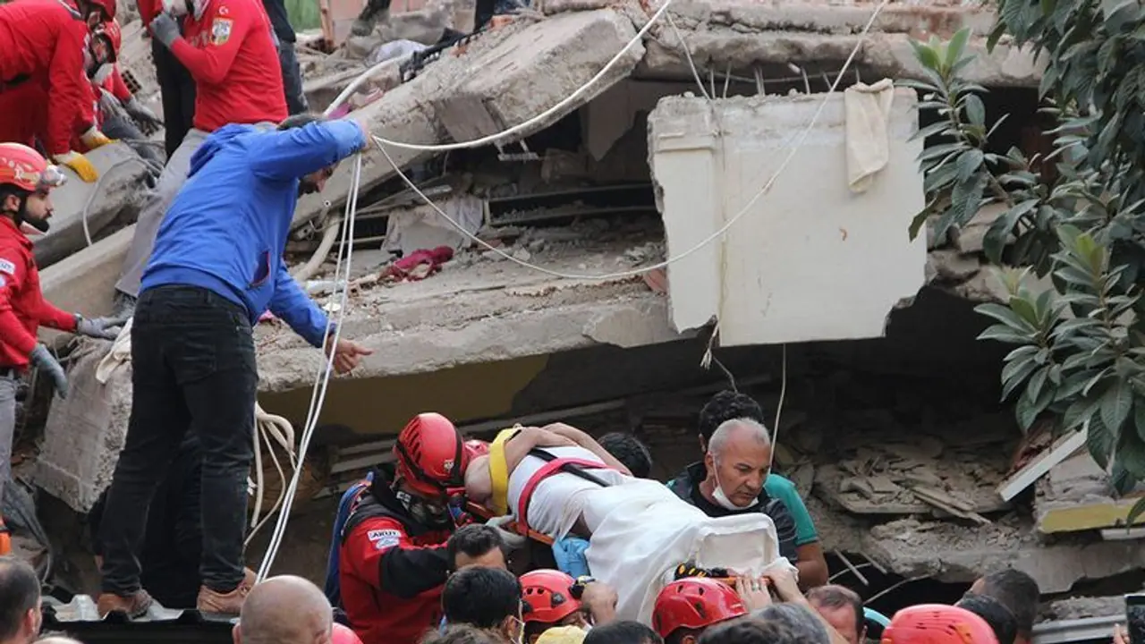 Turkey earthquake’s death toll hits 73 even as 70 year old pulled out alive Turkey earthquake’s death toll hits 73 even as 70 year old pulled out alive
