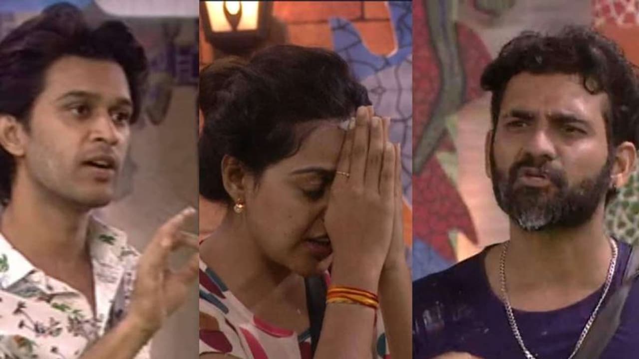 మోనాల్, అభిల సీరియస్ డిస్కషన్ లో అఖిల్ ఎంట్రీ...కోపంగా లేచి వెళ్ళిపోయిన అభిజిత్...! మోనాల్, అభిల సీరియస్ డిస్కషన్ లో అఖిల్ ఎంట్రీ...కోపంగా లేచి వెళ్ళిపోయిన అభిజిత్...!