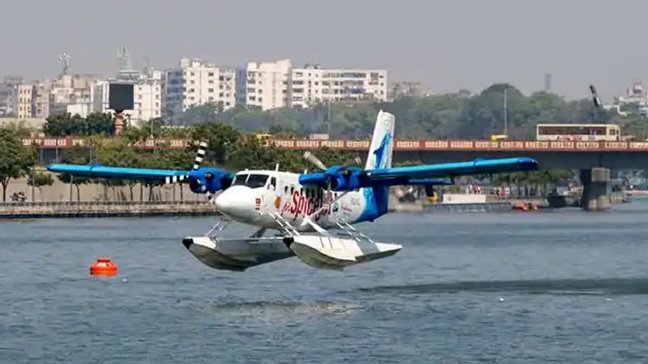 30 मिनट में 220 किमी. का सफर..पीएम ने जिस सी प्लेन की शुरुआत की, जानें क्या है उसकी खासियत 30 मिनट में 220 किमी. का सफर..पीएम ने जिस सी प्लेन की शुरुआत की, जानें क्या है उसकी खासियत