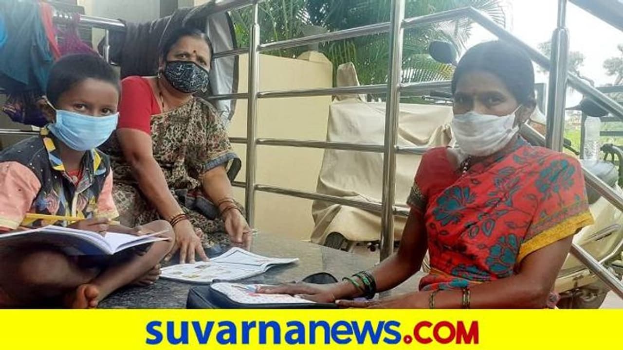 ಹುಬ್ಬಳ್ಳಿ: 35 ಕಿಲೋ ಮೀಟರ್ ಪ್ರಯಾಣಿಸಿ ಹೋಂವರ್ಕ್ ತೋರಿಸಿದ ಬಾಲಕ...! ಹುಬ್ಬಳ್ಳಿ: 35 ಕಿಲೋ ಮೀಟರ್ ಪ್ರಯಾಣಿಸಿ ಹೋಂವರ್ಕ್ ತೋರಿಸಿದ ಬಾಲಕ...!