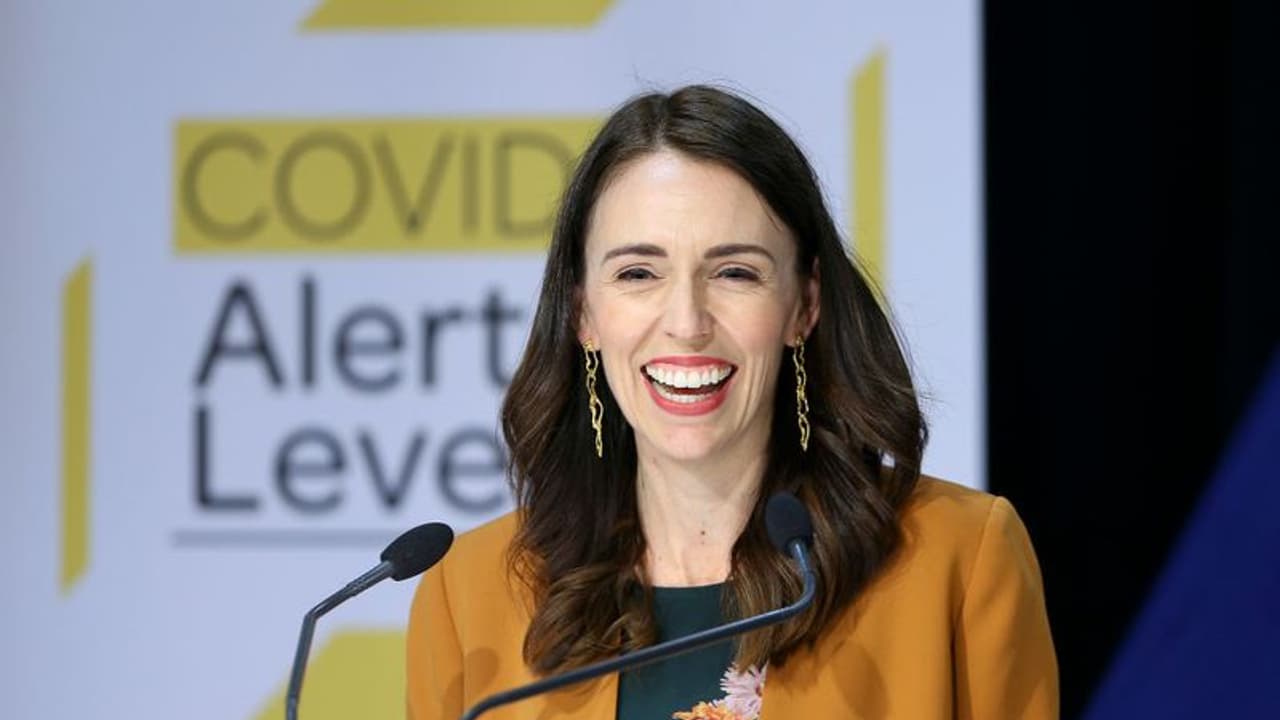 ನ್ಯೂಜಿಲೆಂಡ್ ಕೊರೋನಾದಿಂದ ಸಂಪೂರ್ಣ ಮುಕ್ತ: ಕುಣಿದು ಕುಪ್ಪಳಿಸಿದ ಪಿಎಂ! ನ್ಯೂಜಿಲೆಂಡ್ ಕೊರೋನಾದಿಂದ ಸಂಪೂರ್ಣ ಮುಕ್ತ: ಕುಣಿದು ಕುಪ್ಪಳಿಸಿದ ಪಿಎಂ!