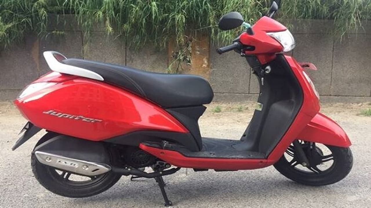 TVS Jupiter पर मिल रहा है बेहद शानदार ऑफर, जीरो फाइनेंस के साथ कंपनी दे रही है कैशबैक की सुविधा TVS Jupiter पर मिल रहा है बेहद शानदार ऑफर, जीरो फाइनेंस के साथ कंपनी दे रही है कैशबैक की सुविधा