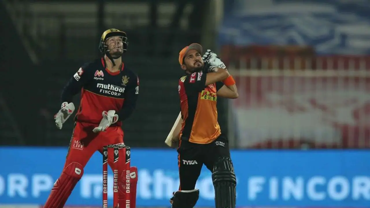 ಹೈದರಾಬಾದ್ ವಿರುದ್ದ ಮುಗ್ಗರಿಸಿದ RCB, ಪ್ಲೇ ಆಫ್ ಹಾದಿ ಮತ್ತಷ್ಟು ಕಠಿಣ! ಹೈದರಾಬಾದ್ ವಿರುದ್ದ ಮುಗ್ಗರಿಸಿದ RCB, ಪ್ಲೇ ಆಫ್ ಹಾದಿ ಮತ್ತಷ್ಟು ಕಠಿಣ!