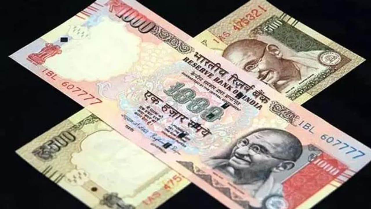 5 ವರ್ಷಗಳ ಬಳಿಕ 65,000 ಹಳೆ ನೋಟು ಹೊರತೆಗೆದ ನಿರ್ಗತಿಕ, ಹೊಸ ನೋಟು ನೀಡುವಂತೆ ಕಣ್ಣೀರು!