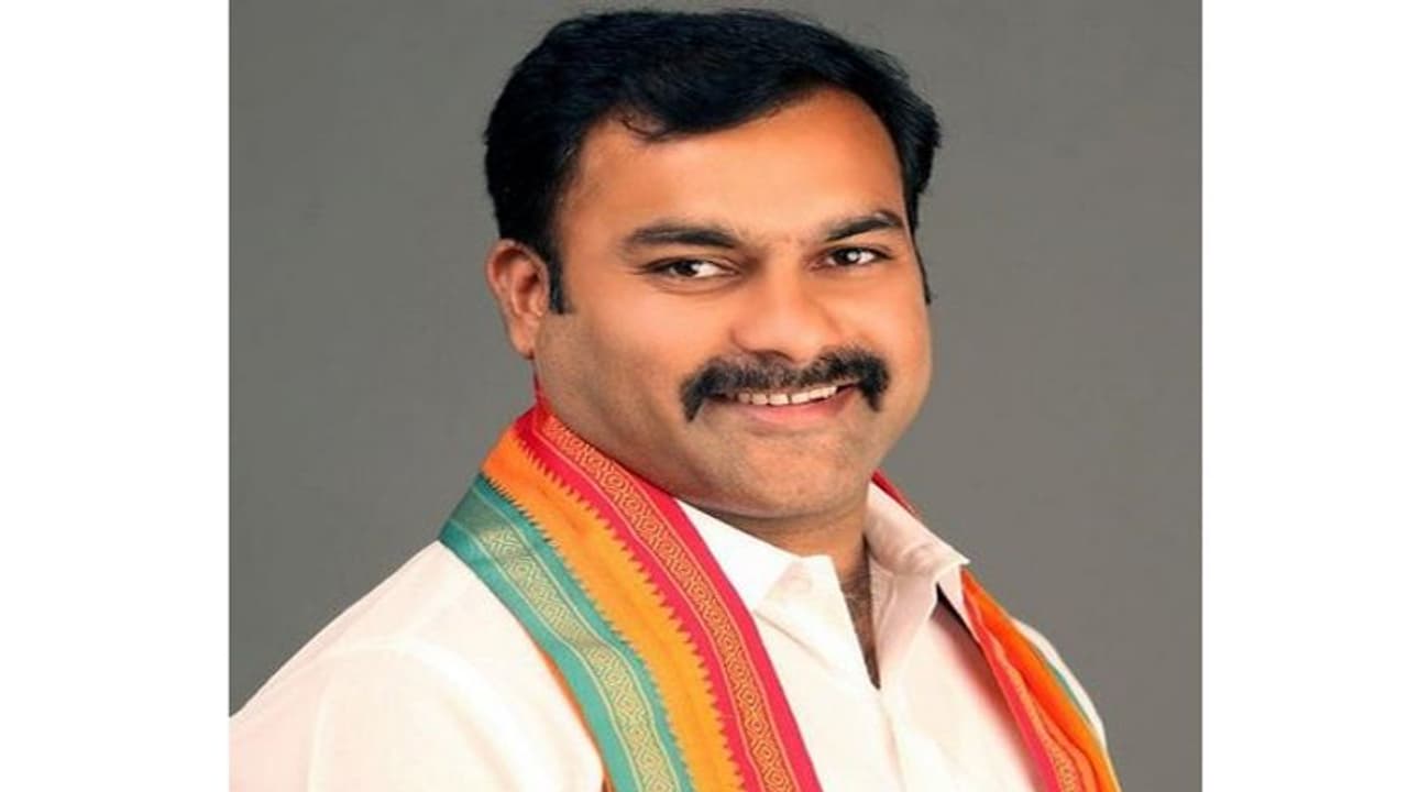 బీజేపీకి రావుల శ్రీధర్ రెడ్డి రాజీనామా, టీఆర్ఎస్లో చేరే ఛాన్స్ బీజేపీకి రావుల శ్రీధర్ రెడ్డి రాజీనామా, టీఆర్ఎస్లో చేరే ఛాన్స్