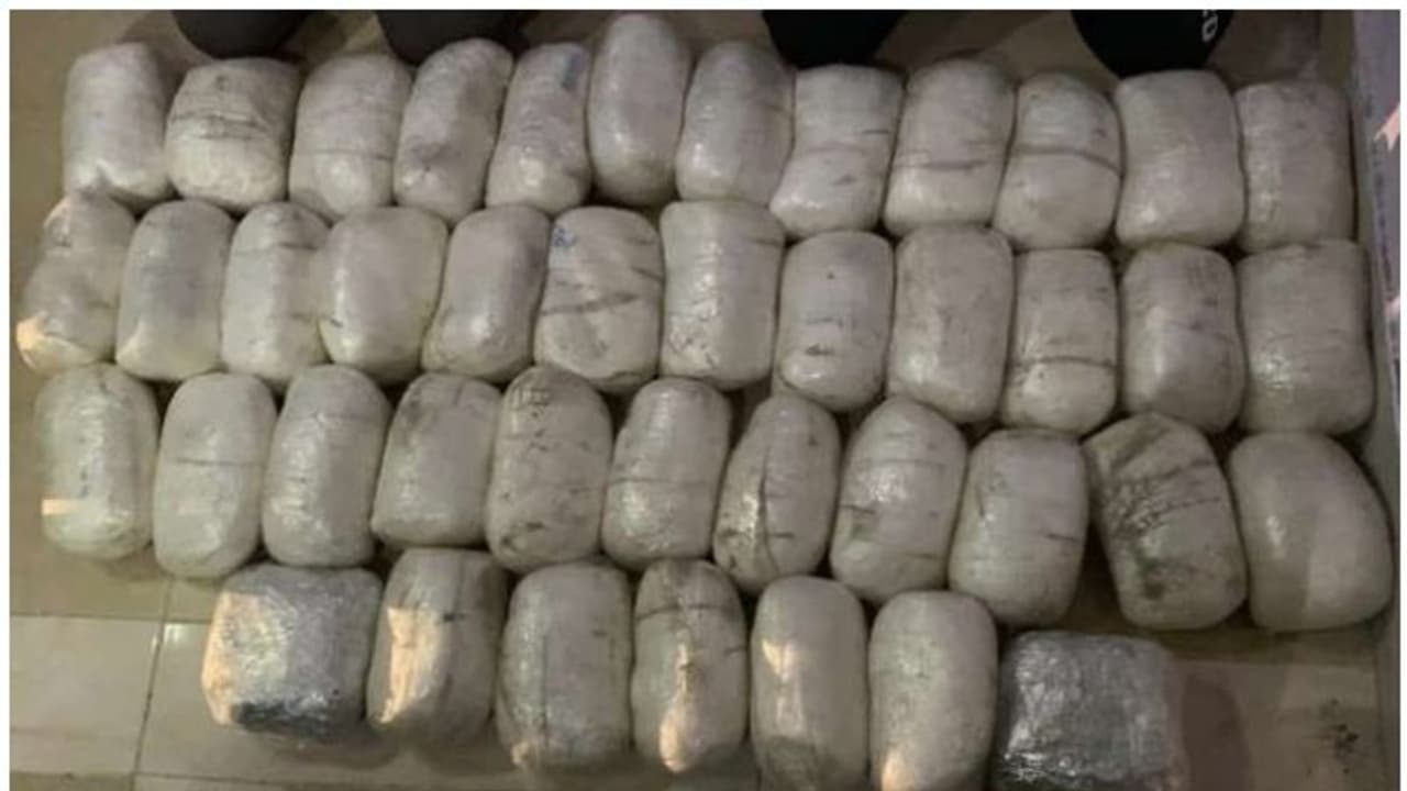 असम राइफल्स के तीन जवान एक करोड़ के ड्रग के साथ अरेस्ट