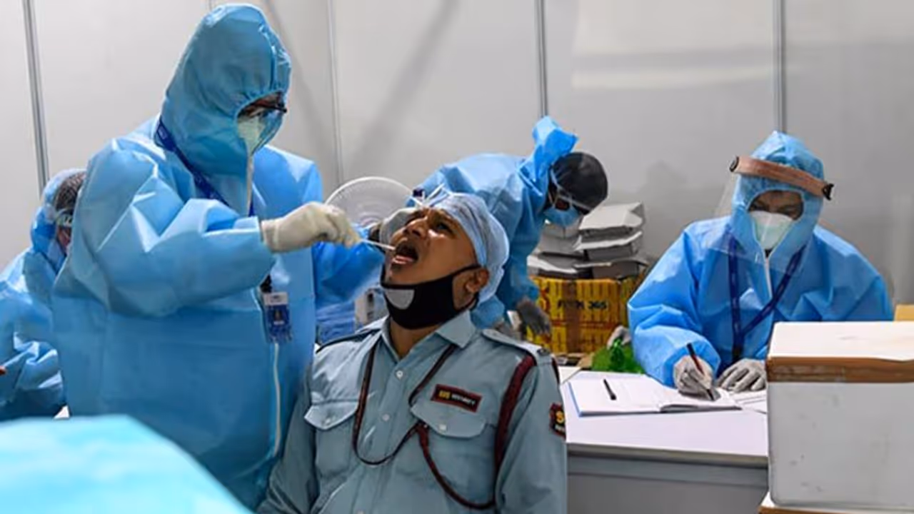 3,652 new COVID 19 cases, 24 deaths reported in Karnataka on Sunday 3,652 new COVID 19 cases, 24 deaths reported in Karnataka on Sunday