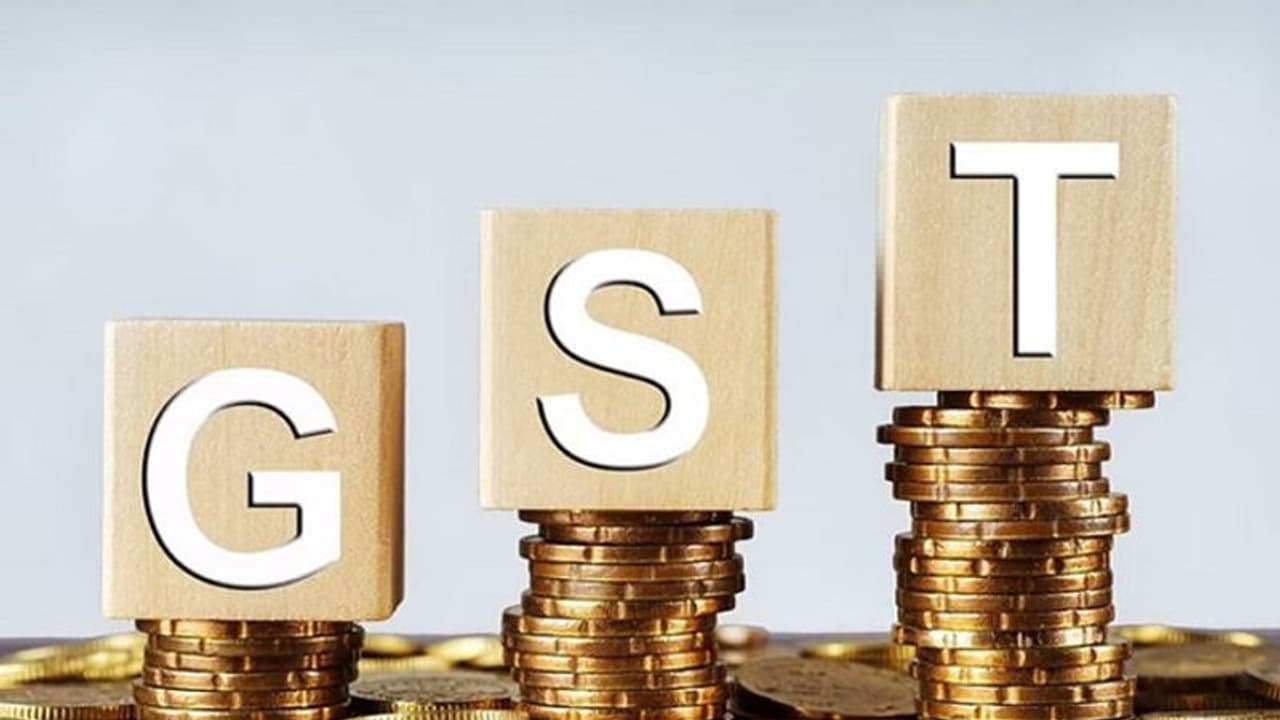 अक्टूबर में बढ़ा GST कलेक्शन, 8 महीने में पहली बार एक लाख करोड़ रुपए से ज्यादा आया टैक्स अक्टूबर में बढ़ा GST कलेक्शन, 8 महीने में पहली बार एक लाख करोड़ रुपए से ज्यादा आया टैक्स