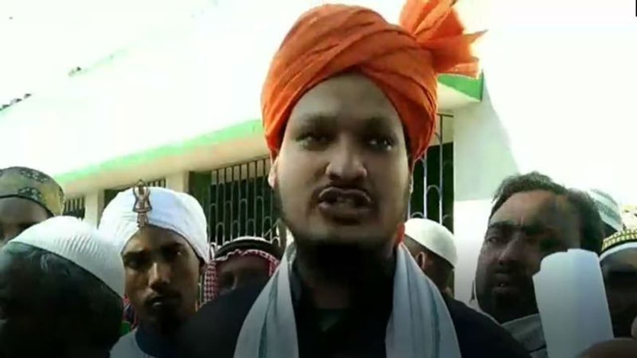 আপত্তিকর মন্তব্যে অভিযুক্ত ফরাসি প্রেসিডেন্ট, ইসলাম বিরোধী মন্তব্যে মুর্শিদাবাদের প্রদীপডাঙার ফতোয়া জারি