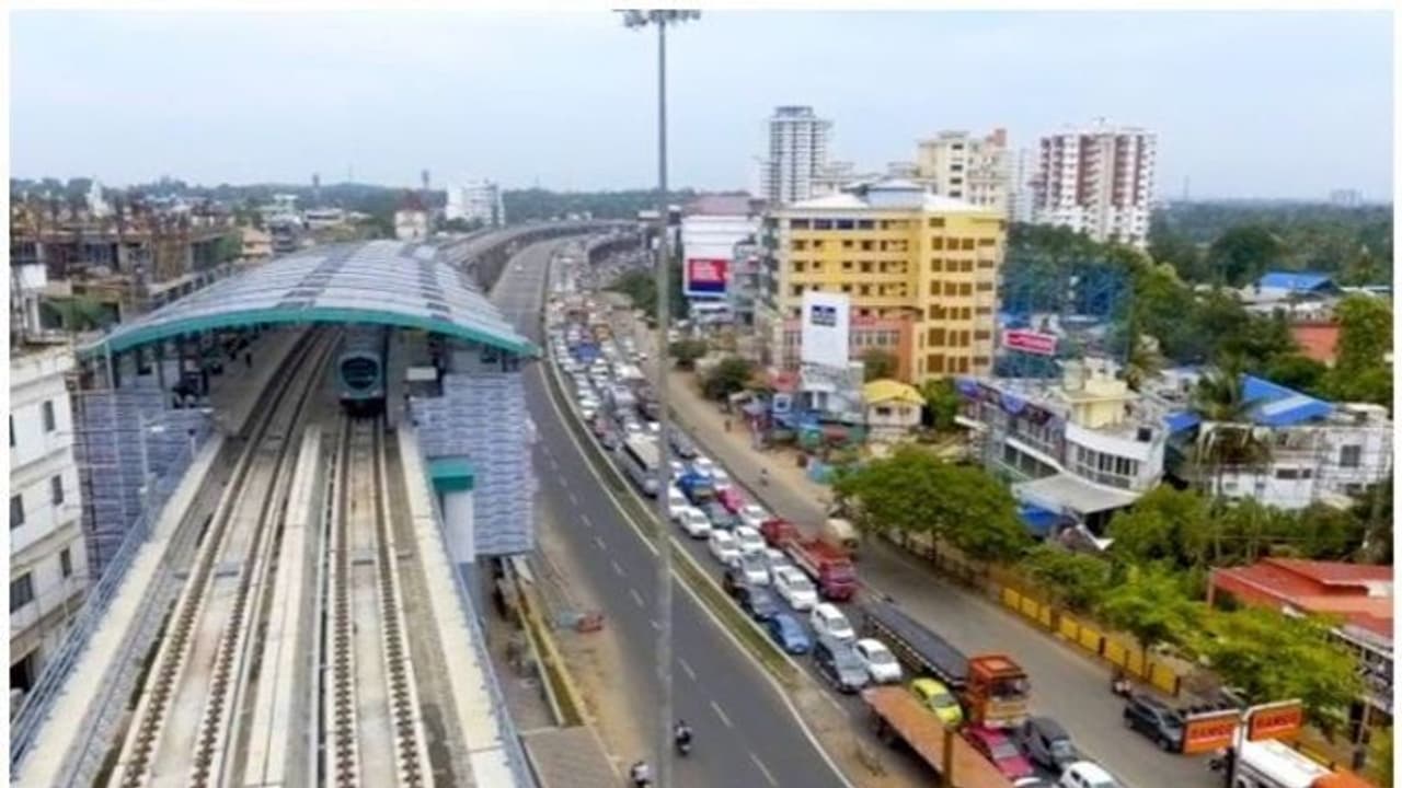 കൊച്ചിയിലെ ഗതാഗത സംവിധാനങ്ങളെല്ലാം ഇനി ഒരു കുടക്കീഴിൽ; മെട്രോപോളിറ്റൻ ട്രാൻസ്പോർട്ട് അതോറിറ്റിക്ക് തുടക്കം കൊച്ചിയിലെ ഗതാഗത സംവിധാനങ്ങളെല്ലാം ഇനി ഒരു കുടക്കീഴിൽ; മെട്രോപോളിറ്റൻ ട്രാൻസ്പോർട്ട് അതോറിറ്റിക്ക് തുടക്കം