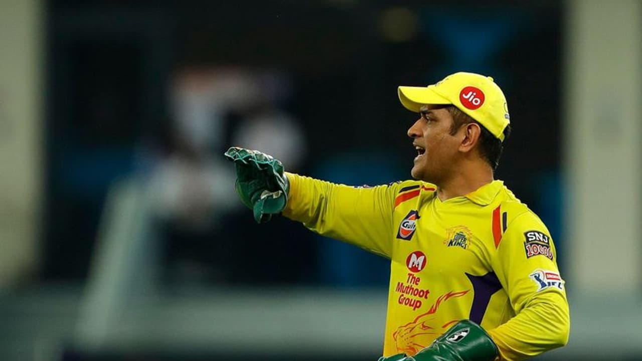 ഐപിഎല് താരലേലത്തില് ചെന്നൈ ധോണിയെ കൈവിട്ട് തിരിച്ചുപിടിക്കണമെന്ന് ആകാശ് ചോപ്ര ഐപിഎല് താരലേലത്തില് ചെന്നൈ ധോണിയെ കൈവിട്ട് തിരിച്ചുപിടിക്കണമെന്ന് ആകാശ് ചോപ്ര