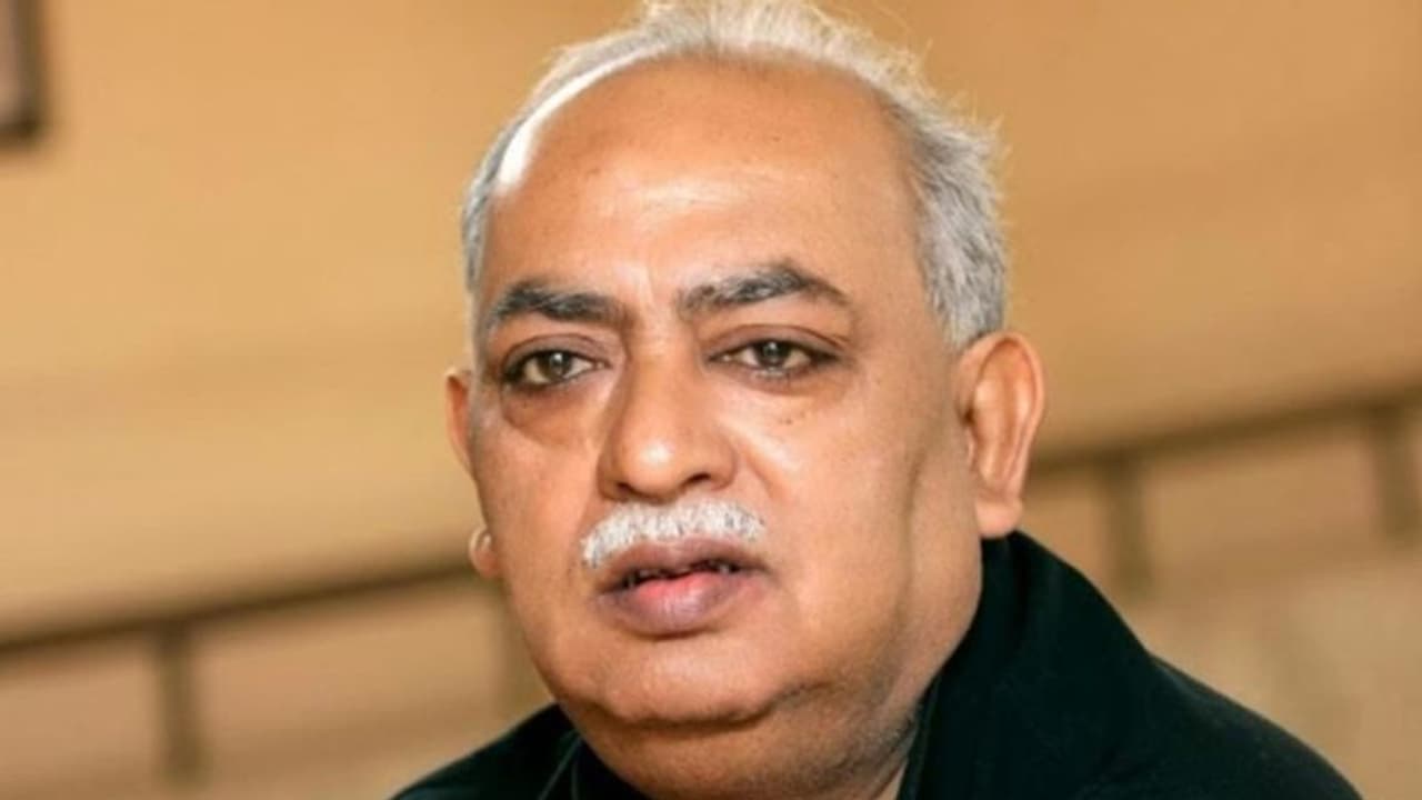 मुनव्वर राना ने फ्रांस घटना पर दी सफाई, बोले जिसने कार्टून बनाया और जिसने कत्ल किया वे दोनों गुनहगार मुनव्वर राना ने फ्रांस घटना पर दी सफाई, बोले जिसने कार्टून बनाया और जिसने कत्ल किया वे दोनों गुनहगार