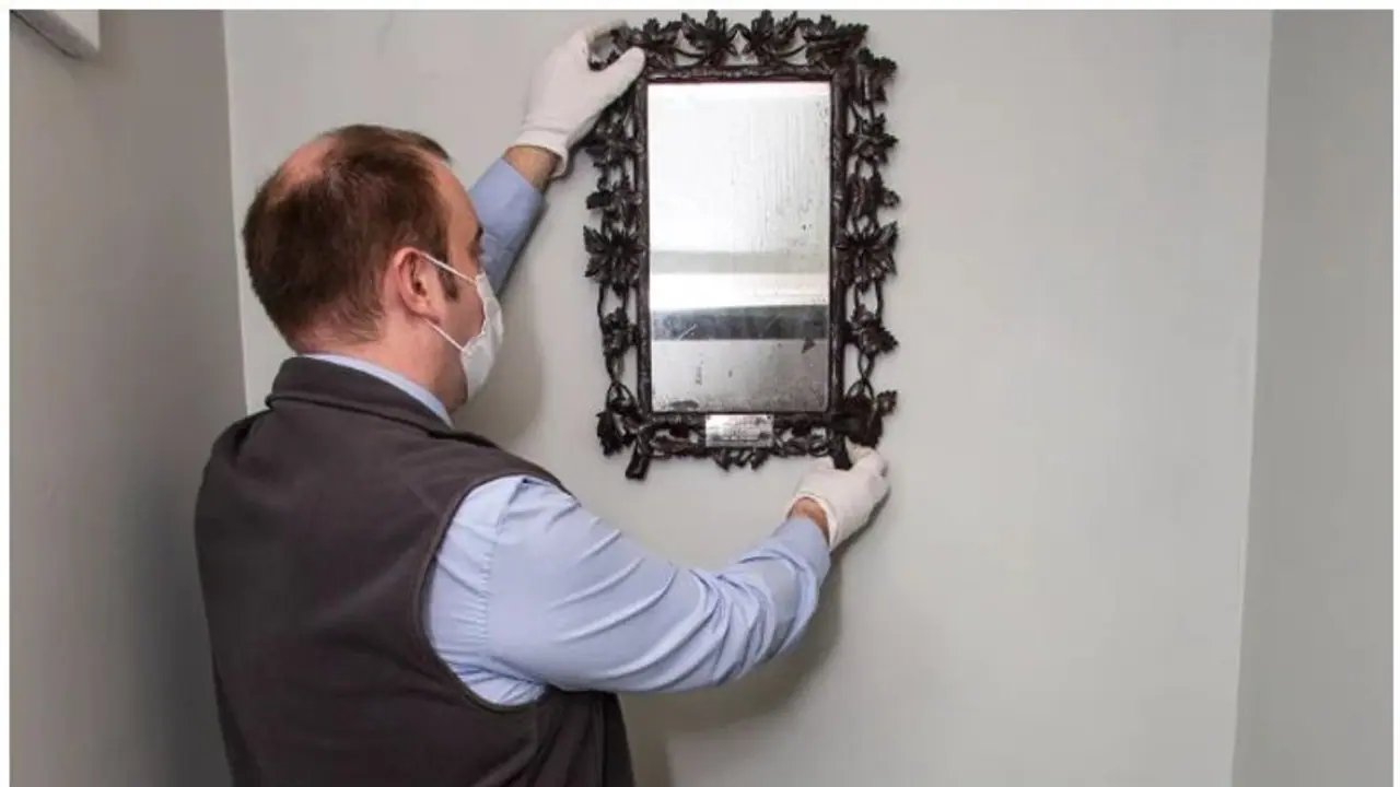 ഫ്രാൻസിലെ അവസാനത്തെ രാജ്ഞിയുടെ കണ്ണാടി ശുചിമുറിയില്, കണക്കാക്കുന്നത് ഏഴ് ലക്ഷം രൂപ ഫ്രാൻസിലെ അവസാനത്തെ രാജ്ഞിയുടെ കണ്ണാടി ശുചിമുറിയില്, കണക്കാക്കുന്നത് ഏഴ് ലക്ഷം രൂപ