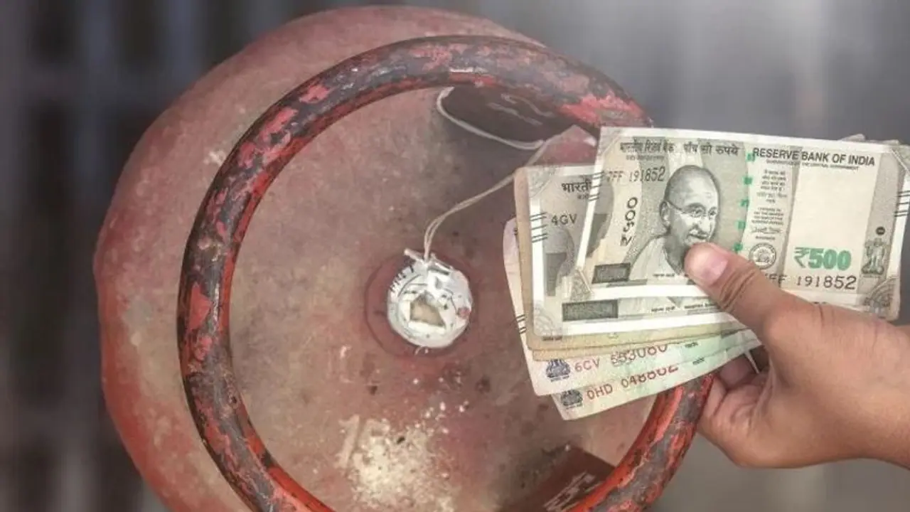 LPG Cylinder Subsidy:2 ವರ್ಷದ ಬಳಿಕ ಮತ್ತೆ ಸಬ್ಸಿಡಿ ಭಾಗ್ಯ; ಯಾರಿಗೆಲ್ಲ ಸಿಗಲಿದೆ ಇದರ ಪ್ರಯೋಜನ? ಇಲ್ಲಿದೆ ಮಾಹಿತಿ LPG Cylinder Subsidy:2 ವರ್ಷದ ಬಳಿಕ ಮತ್ತೆ ಸಬ್ಸಿಡಿ ಭಾಗ್ಯ; ಯಾರಿಗೆಲ್ಲ ಸಿಗಲಿದೆ ಇದರ ಪ್ರಯೋಜನ? ಇಲ್ಲಿದೆ ಮಾಹಿತಿ