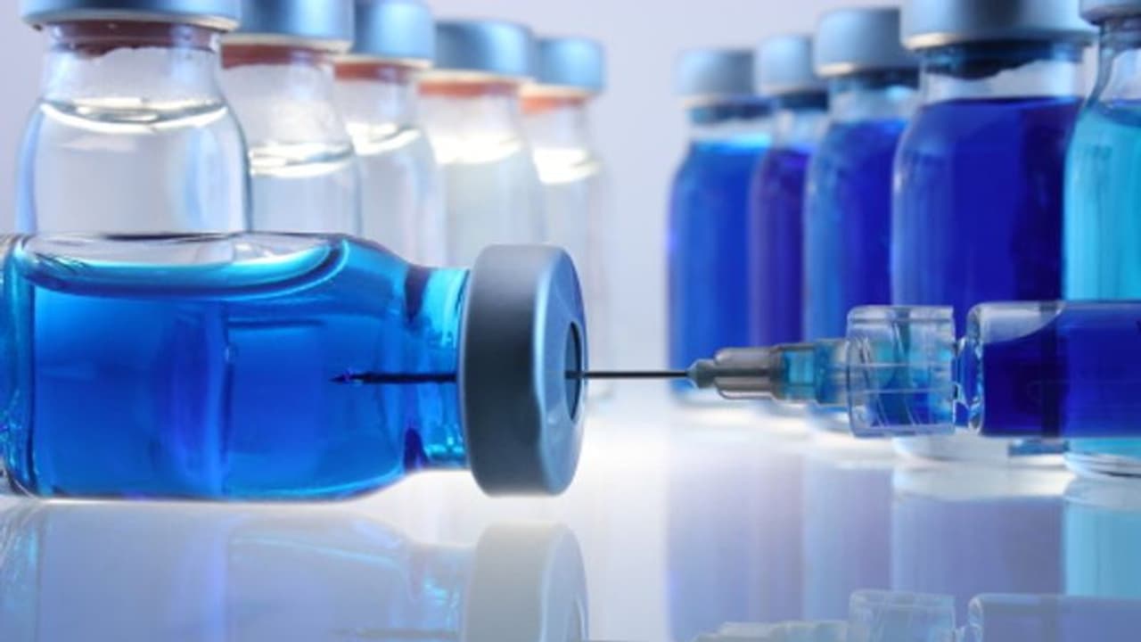 ಒಂದೇ ವ್ಯಕ್ತಿಗೆ ಎರಡು ಮಾದರಿ ಲಸಿಕೆ ಕೊಟ್ರೆ ಏನಾಗುತ್ತೆ? ಹೊಸ ಅಧ್ಯಯನ! ಒಂದೇ ವ್ಯಕ್ತಿಗೆ ಎರಡು ಮಾದರಿ ಲಸಿಕೆ ಕೊಟ್ರೆ ಏನಾಗುತ್ತೆ? ಹೊಸ ಅಧ್ಯಯನ!