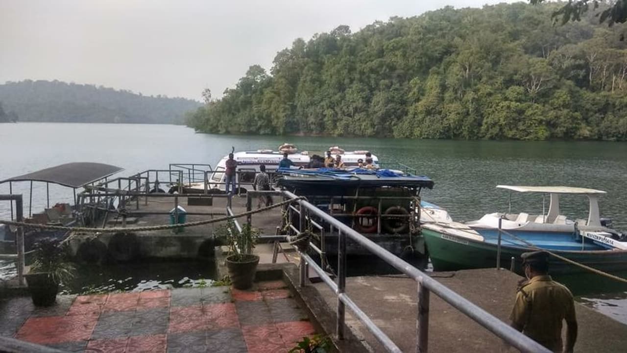 അമ്പൂരി പഞ്ചായത്തിൽ ഹർത്താൽ; ജനവാസ പ്രദേശങ്ങൾ സംരക്ഷിതമേഖലയിൽ നിന്ന് ഒഴിവാക്കണമെന്നാവശ്യം അമ്പൂരി പഞ്ചായത്തിൽ ഹർത്താൽ; ജനവാസ പ്രദേശങ്ങൾ സംരക്ഷിതമേഖലയിൽ നിന്ന് ഒഴിവാക്കണമെന്നാവശ്യം