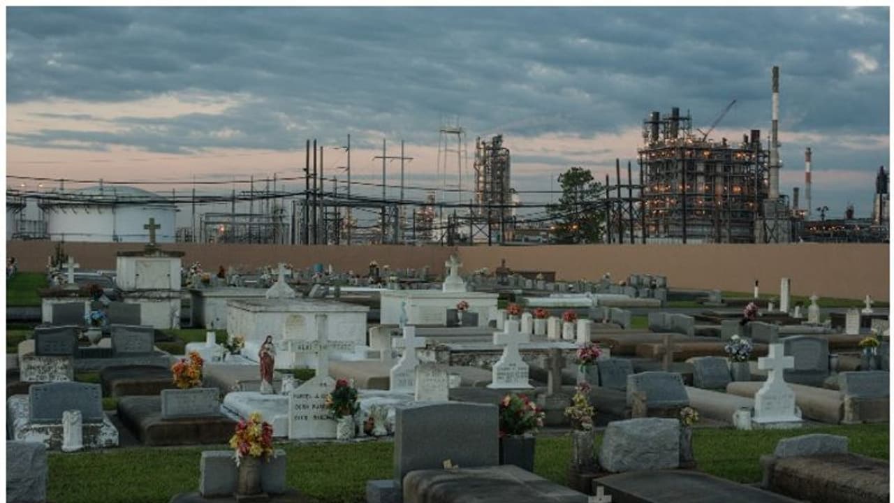 ഒരുവീട്ടില് ഒരാളെങ്കിലും കാന്സര് വന്നു മരിക്കുന്ന സ്ഥലം, കൊവിഡ് ദുരിതം കൂടി പേറി കാന്സര് ആലിയിലെ ജനങ്ങള് ഒരുവീട്ടില് ഒരാളെങ്കിലും കാന്സര് വന്നു മരിക്കുന്ന സ്ഥലം, കൊവിഡ് ദുരിതം കൂടി പേറി കാന്സര് ആലിയിലെ ജനങ്ങള്