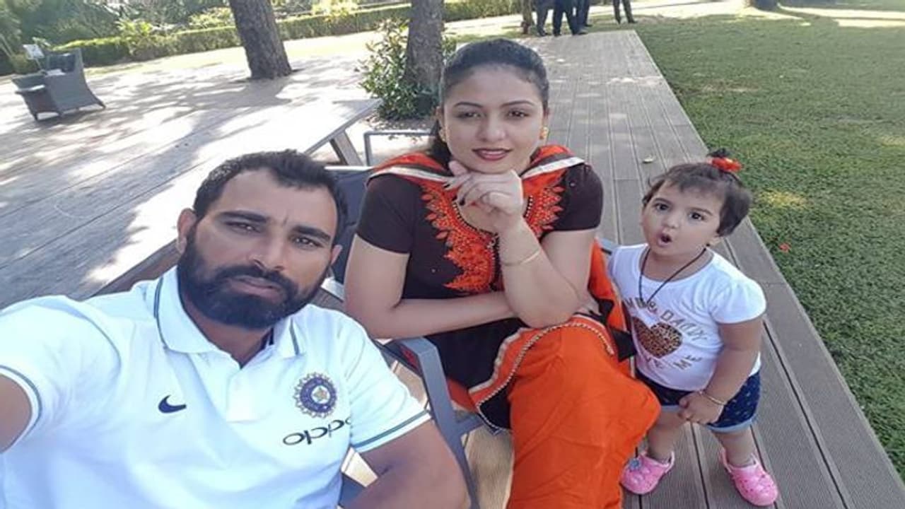 மனைவி மற்றும் மகளின் பராமரிப்பு செலவுக்கு ரூ.1.30 லட்சம் கொடுக்க முகமது ஷமிக்கு கோர்ட் உத்தரவு! மனைவி மற்றும் மகளின் பராமரிப்பு செலவுக்கு ரூ.1.30 லட்சம் கொடுக்க முகமது ஷமிக்கு கோர்ட் உத்தரவு!