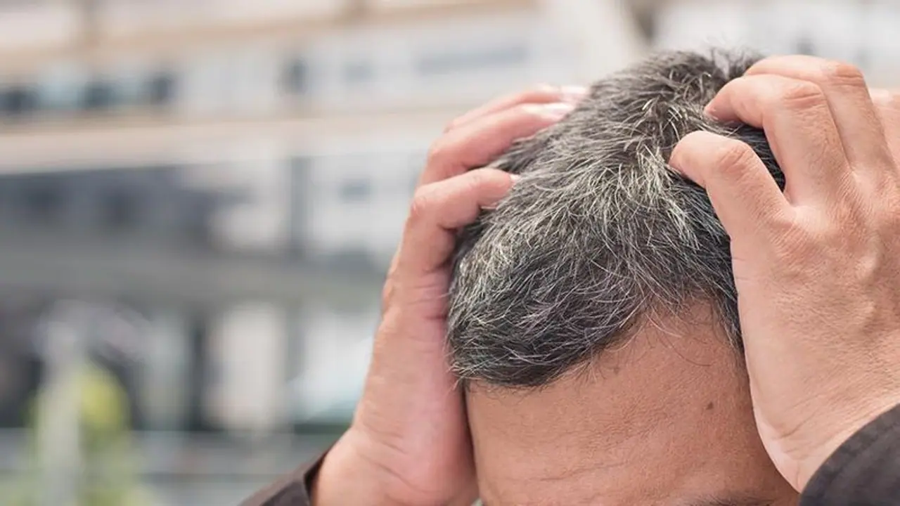 Dream of Gray Hair: স্বপ্নে দেখলেন অকালে পাক ধরেছে আপনার সব কয়টি চুলে, জেনে নিন এমন স্বপ্নের ব্যাখ্যা