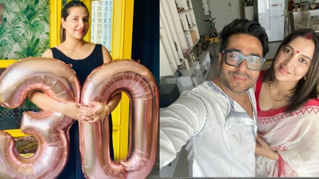 জন্মদিনে'সেক্সি মাম্মা' কে আদরে ভরিয়ে দিলেন রাজ, ৩০ শে পড়লেন শুভশ্রী জন্মদিনে'সেক্সি মাম্মা' কে আদরে ভরিয়ে দিলেন রাজ, ৩০ শে পড়লেন শুভশ্রী