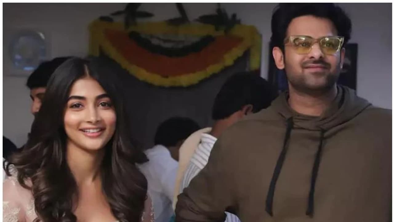 'ഹൈദരാബാദില് വെച്ച് കാണാം പ്രഭാസ്', ഇറ്റലിയില് നിന്ന് തിരിച്ചുപറന്ന് പൂജ ഹെഗ്ഡെ 'ഹൈദരാബാദില് വെച്ച് കാണാം പ്രഭാസ്', ഇറ്റലിയില് നിന്ന് തിരിച്ചുപറന്ന് പൂജ ഹെഗ്ഡെ