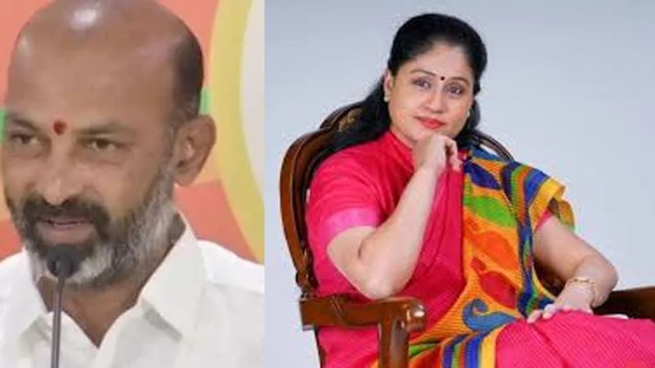 విజయశాంతి బిెజెపిలో ఎప్పుడు చేరుతోందో తెలియదు: బండి సంజయ్ విజయశాంతి బిెజెపిలో ఎప్పుడు చేరుతోందో తెలియదు: బండి సంజయ్