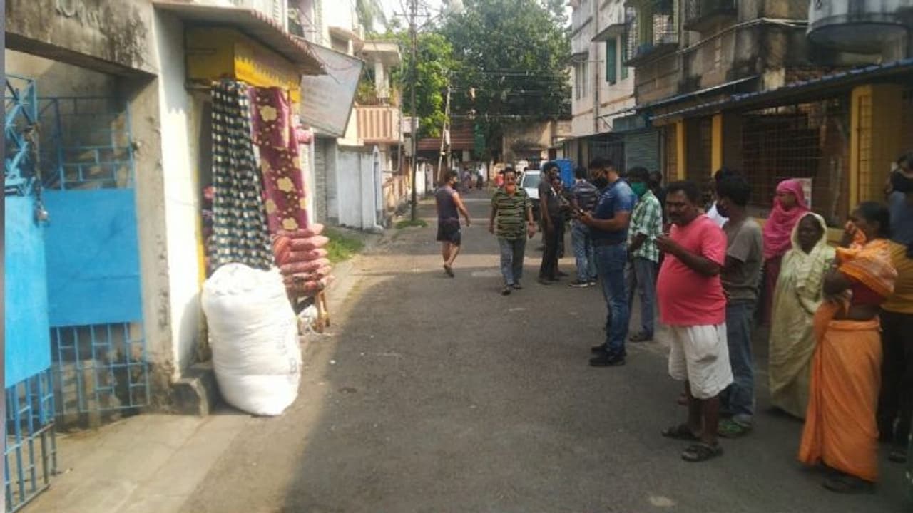 বেহালায় গলায় দড়ি দিয়ে স্বামী স্ত্রীর আত্মহত্যা, বিয়েতে সায় ছিল না পরিবারের