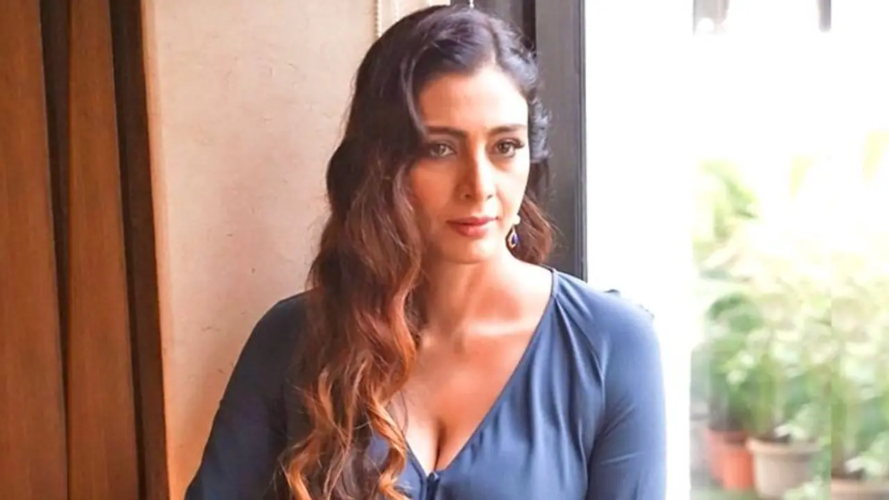 ఆ హీరో వల్లే 50 ఏళ్ళు దాటినా పెళ్లి చేసుకోలేదు.. RRR నటుడిపై టబు హాట్ కామెంట్స్ ఆ హీరో వల్లే 50 ఏళ్ళు దాటినా పెళ్లి చేసుకోలేదు.. RRR నటుడిపై టబు హాట్ కామెంట్స్