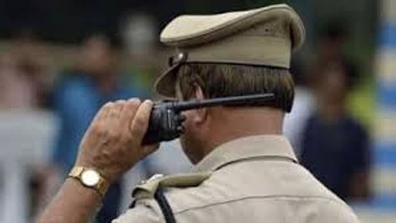 నెల్లూరు జిల్లాలో కలకలం: ఒకే కుటుంబానికి చెందిన ఐదుగురు అదృశ్యం నెల్లూరు జిల్లాలో కలకలం: ఒకే కుటుంబానికి చెందిన ఐదుగురు అదృశ్యం