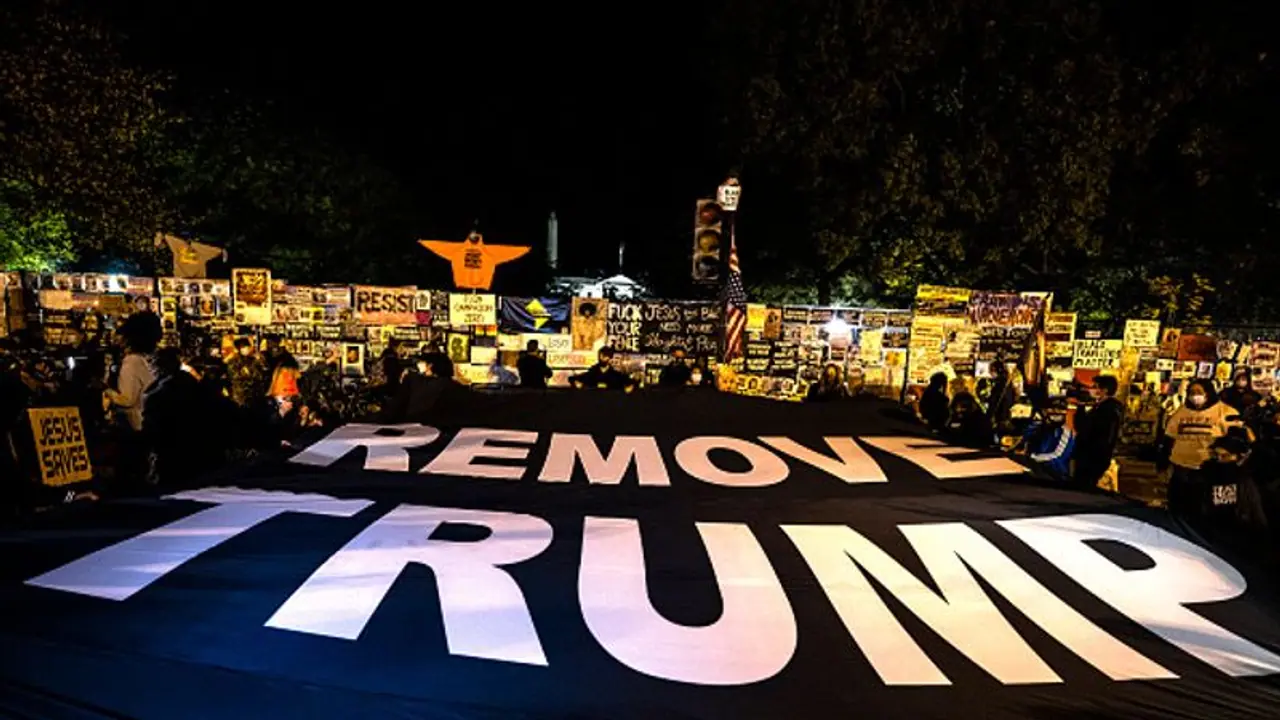 জয়ের গন্ধে বিএলএম প্লাজায় বাইডেন সমর্থকরা, ট্রাম্পের 'নির্বাচন চুরি' নিয়ে তবু যাচ্ছে না উদ্বেগ জয়ের গন্ধে বিএলএম প্লাজায় বাইডেন সমর্থকরা, ট্রাম্পের 'নির্বাচন চুরি' নিয়ে তবু যাচ্ছে না উদ্বেগ