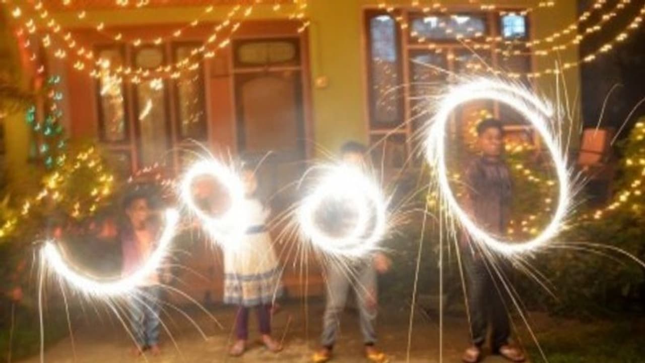 Deepavali| ಪಟಾಕಿ ಸಿಡಿತದಿಂದ ಮೂರೇ ದಿನದಲ್ಲಿ 52 ಮಂದಿಗೆ ಗಾಯ Deepavali| ಪಟಾಕಿ ಸಿಡಿತದಿಂದ ಮೂರೇ ದಿನದಲ್ಲಿ 52 ಮಂದಿಗೆ ಗಾಯ