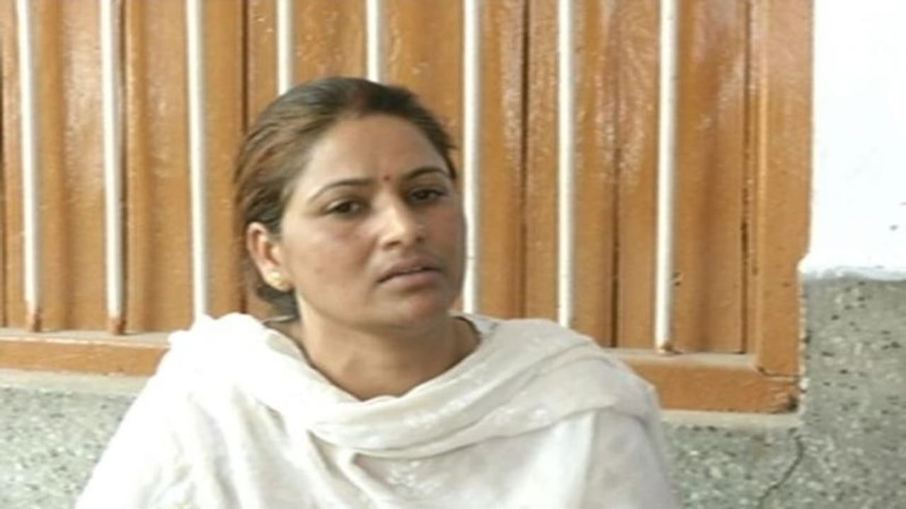 बाहुबली नेता मनोरमा देवी की हुई हार, इसी साल कोरोना से हुई थी पति की मौत, पहली बार लड़ रही थी विस. चुनाव बाहुबली नेता मनोरमा देवी की हुई हार, इसी साल कोरोना से हुई थी पति की मौत, पहली बार लड़ रही थी विस. चुनाव