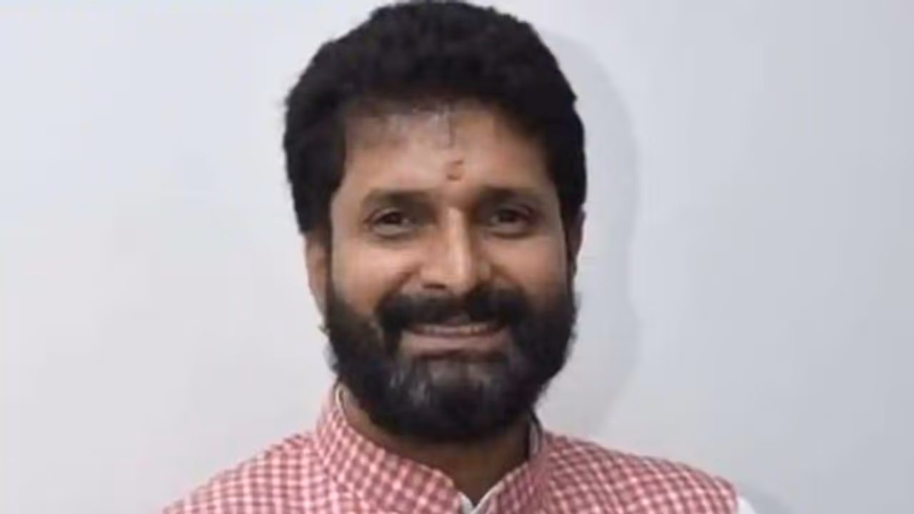 Karnataka Governor accepts CT Ravi's resignation Karnataka Governor accepts CT Ravi's resignation