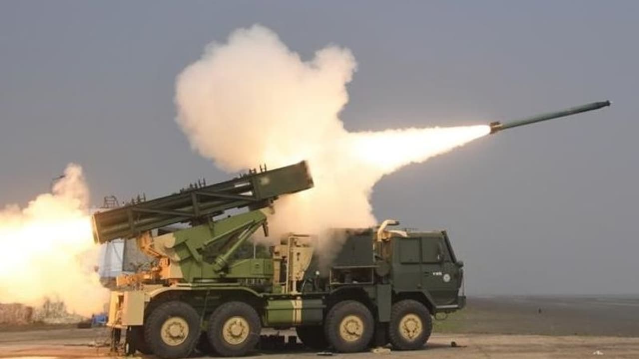 Defence News: চিনা হুমকি মোকাবিলায় কঠোর ভারত, অসমে মোতায়েন 'পিনাকা' Defence News: চিনা হুমকি মোকাবিলায় কঠোর ভারত, অসমে মোতায়েন 'পিনাকা'