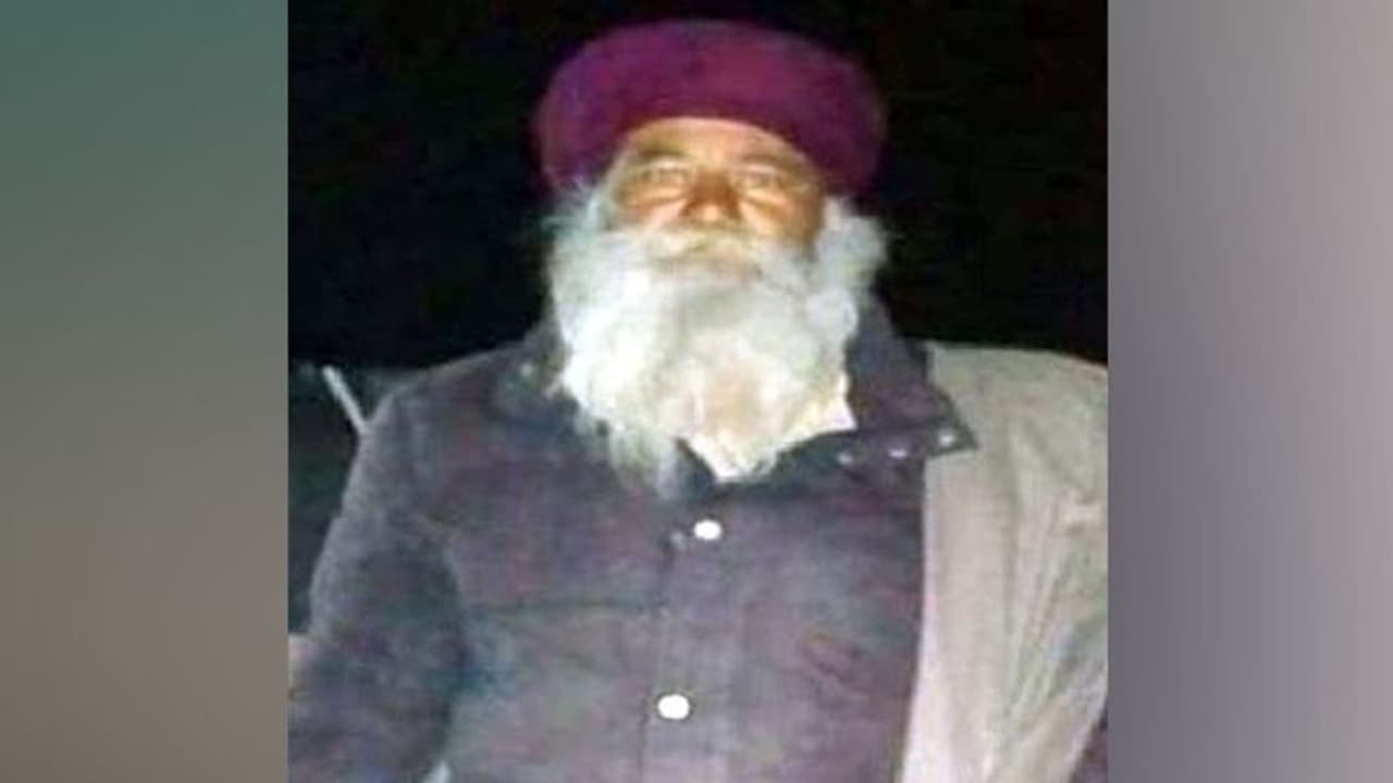 कृषि कानूनों का विरोध: धरने पर बैठे 50 वर्षीय किसान की हार्ट अटैक से मौत कृषि कानूनों का विरोध: धरने पर बैठे 50 वर्षीय किसान की हार्ट अटैक से मौत