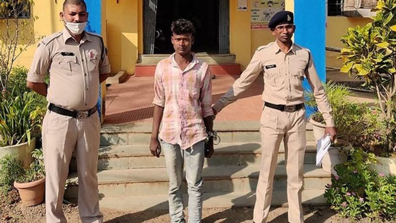 हैवान अंकल: रोज 5 साल की बच्ची के साथ खेलता था, एक रात जाग उठा शैतान हैवान अंकल: रोज 5 साल की बच्ची के साथ खेलता था, एक रात जाग उठा शैतान