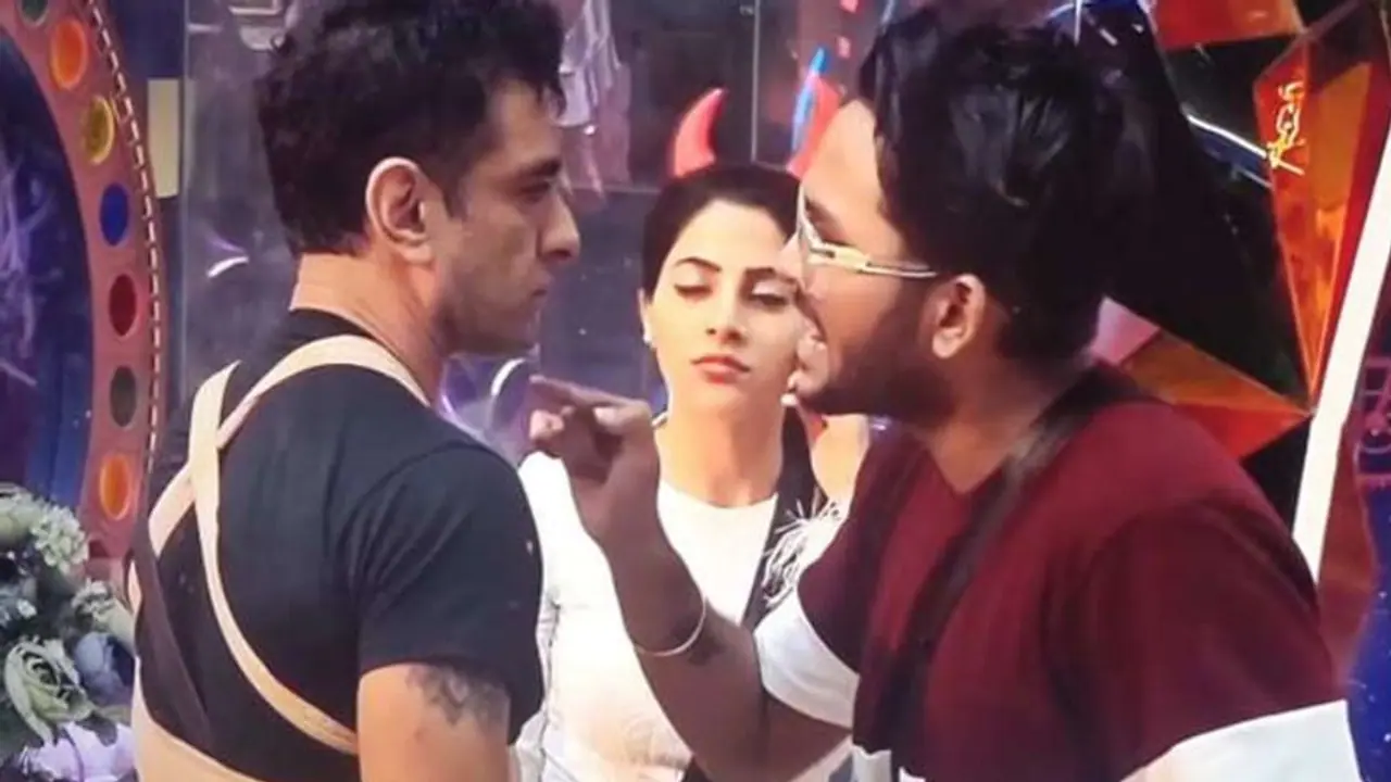 बिग बॉस: टास्क में एजाज खान ने पार की सारी हदें, कुमार सानू के बेटे को दिया इस तरह का घिनौना काम बिग बॉस: टास्क में एजाज खान ने पार की सारी हदें, कुमार सानू के बेटे को दिया इस तरह का घिनौना काम