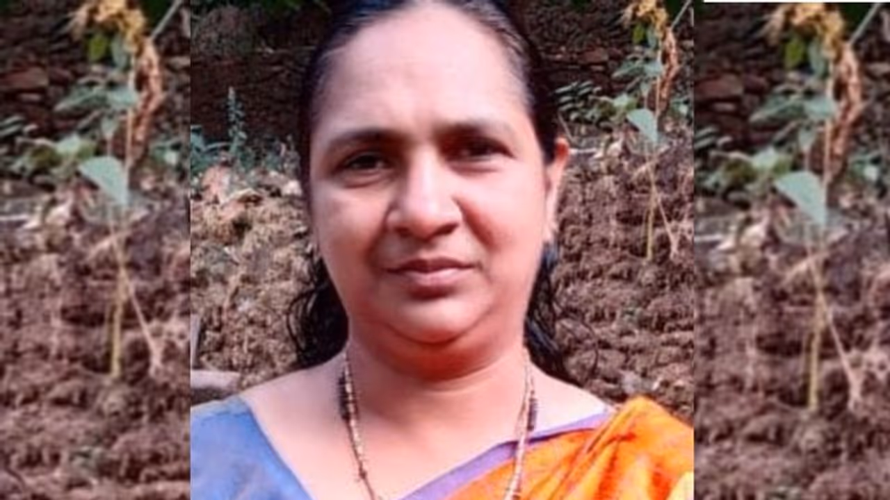 കോഴിക്കോട് ഇടിമിന്നലേറ്റ് വീട്ടമ്മ മരിച്ചു; ഉപകരണങ്ങള് കത്തിനശിച്ചു കോഴിക്കോട് ഇടിമിന്നലേറ്റ് വീട്ടമ്മ മരിച്ചു; ഉപകരണങ്ങള് കത്തിനശിച്ചു